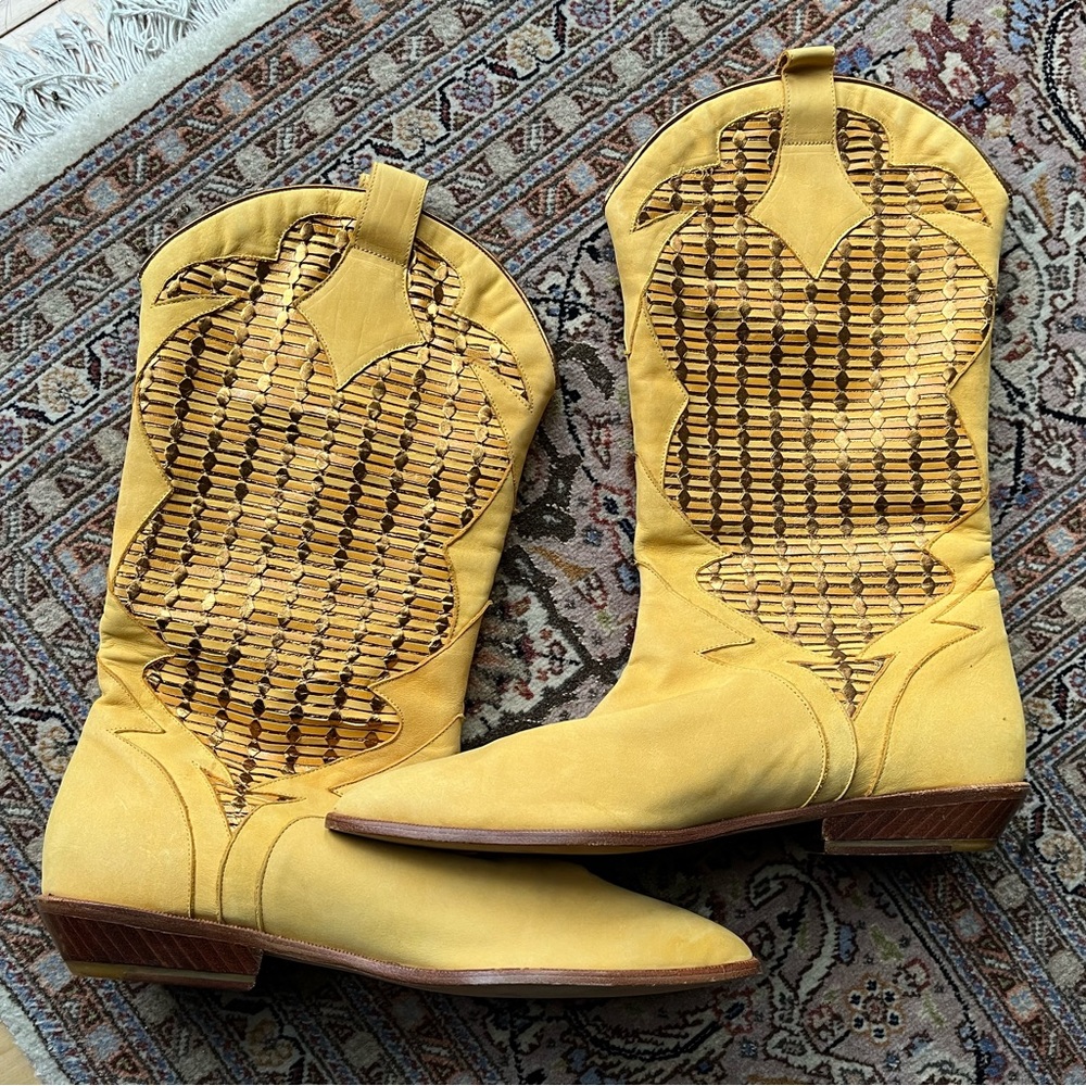 True Vintage Donald J Pliner Yellow Soft Suede cool boho 70s Boots size 7.5 8